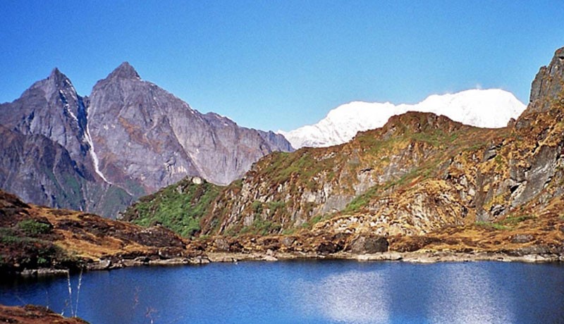 Makalu Base Camp Trek